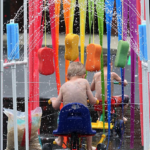 Diese Waschanlage für Dreiräder würde unseren Zwillingen auch Freude machen