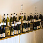 Der Wein im Vordergrund