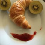 Auftakt am Samstag mit lächelndem Frühstück
