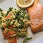 Lachs mit Gemüsereis