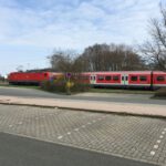 … man kann auch per Bahn kommen