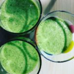 Grüner Smoothie zum Frühstück