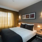 adina_apartment_hotel_hamburg_michel_two_bedroom_apartment_bedroom_01_2017