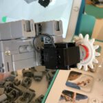 Sensoren und Servomotoren steuern den Rover